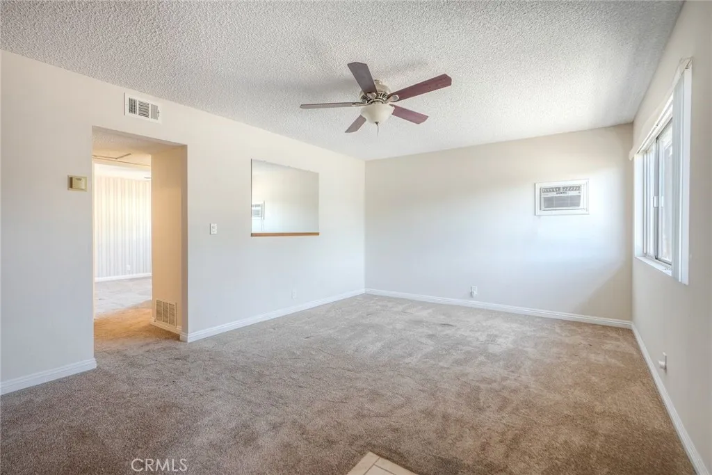 https://cdn.realtyfeed.com/cdn/127/306531071/74ac5cb81782f5e5df78eca4b63947ee.webp