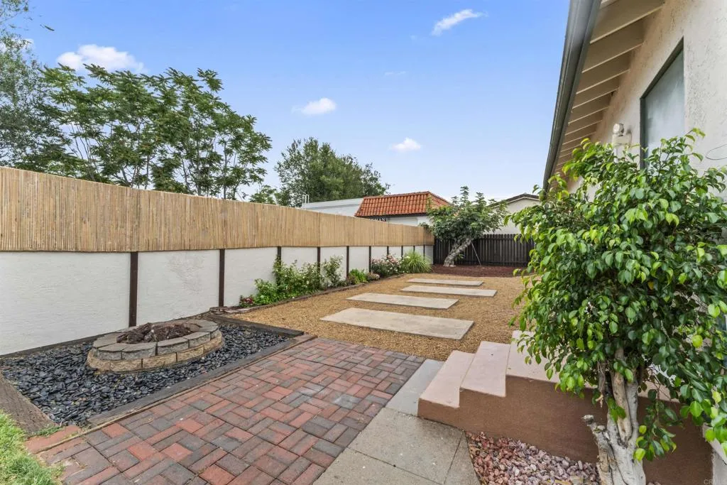 https://cdn.realtyfeed.com/cdn/127/306531219/67b590618726abe63ffbfd198ecd2983.webp