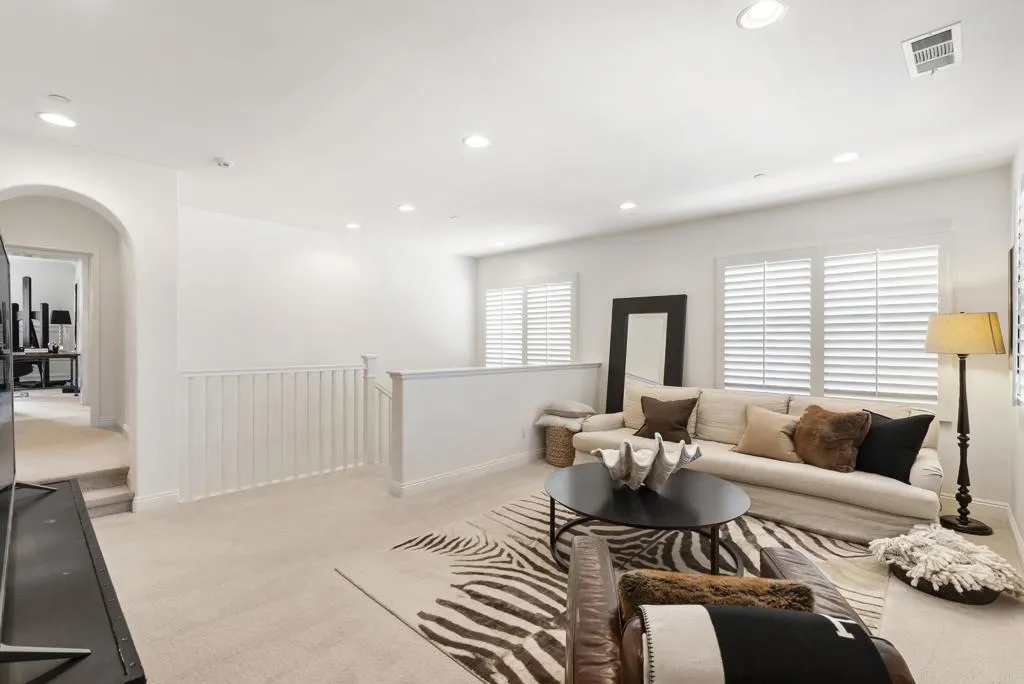 https://cdn.realtyfeed.com/cdn/127/306531220/118b710436102523670e23351e640a0a.webp