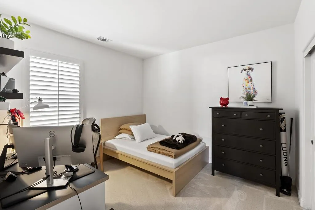 https://cdn.realtyfeed.com/cdn/127/306531220/6029061c1784a3b00aa7dd399a64950c.webp