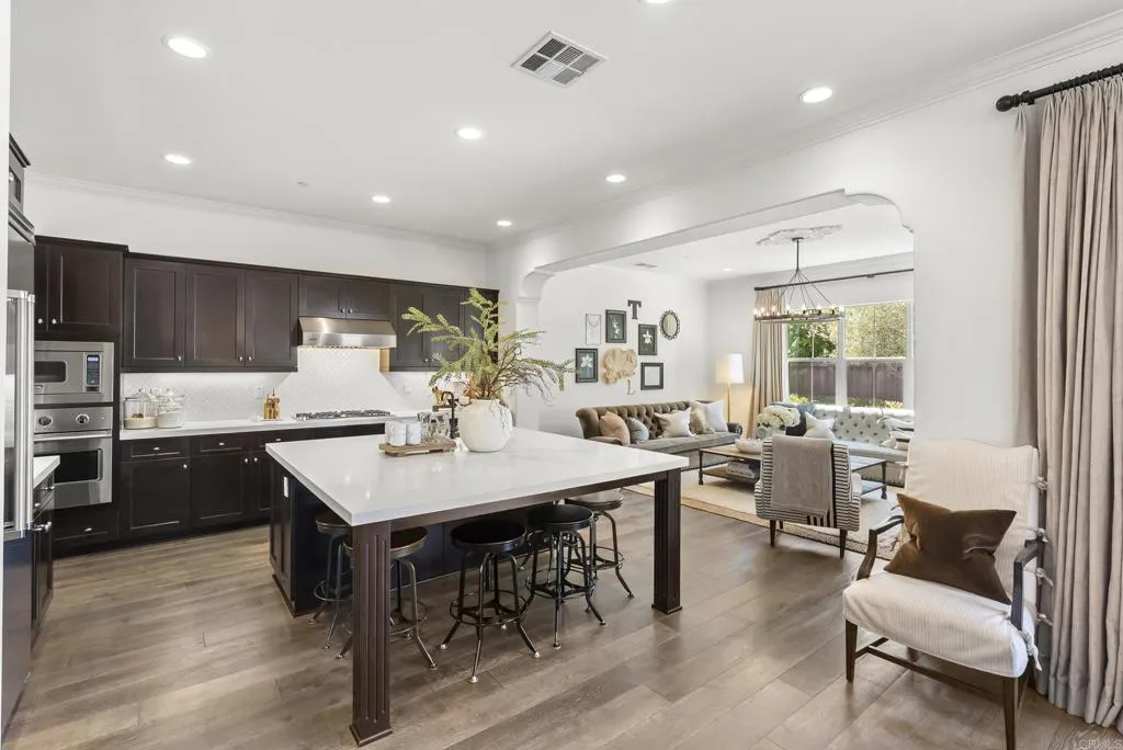 https://cdn.realtyfeed.com/cdn/127/306531220/8c0725dedb45c93596347ab8fc2f1dab.webp
