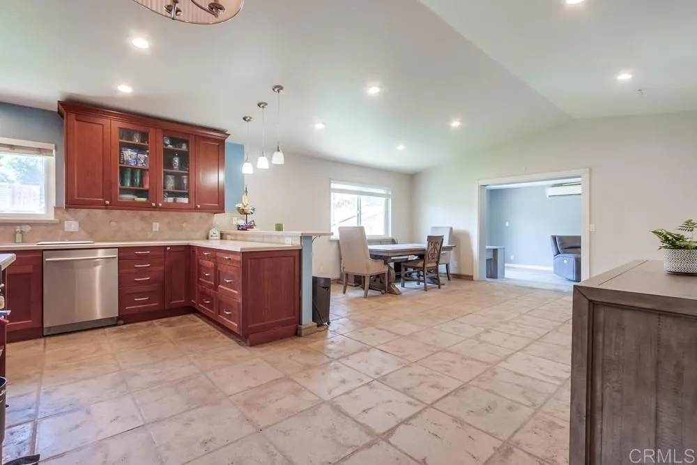 https://cdn.realtyfeed.com/cdn/127/306531263/0e5a073801ec7f39f4711781dd5cfa4a.webp