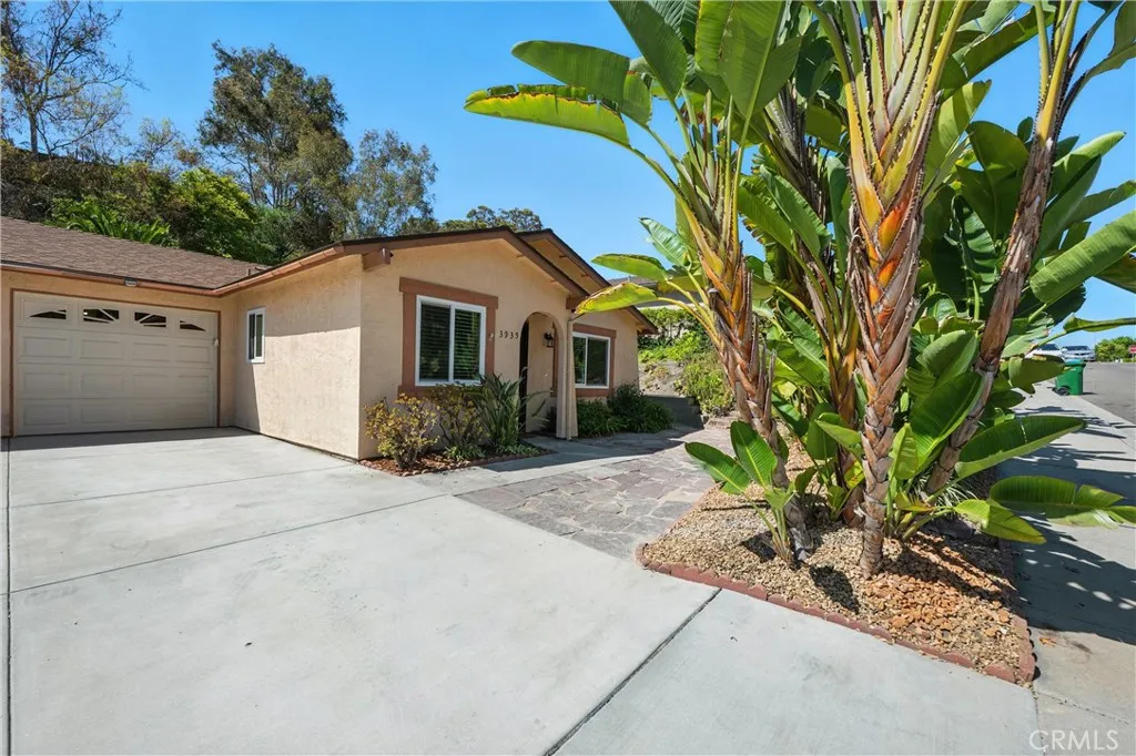 MLS: OC25195018 Condo For Sale