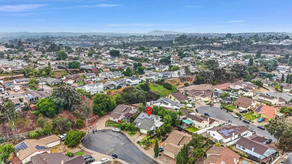 https://cdn.realtyfeed.com/cdn/127/306531279/0d9aa5d0bf1d11b1f8f63173c602f0f3.webp