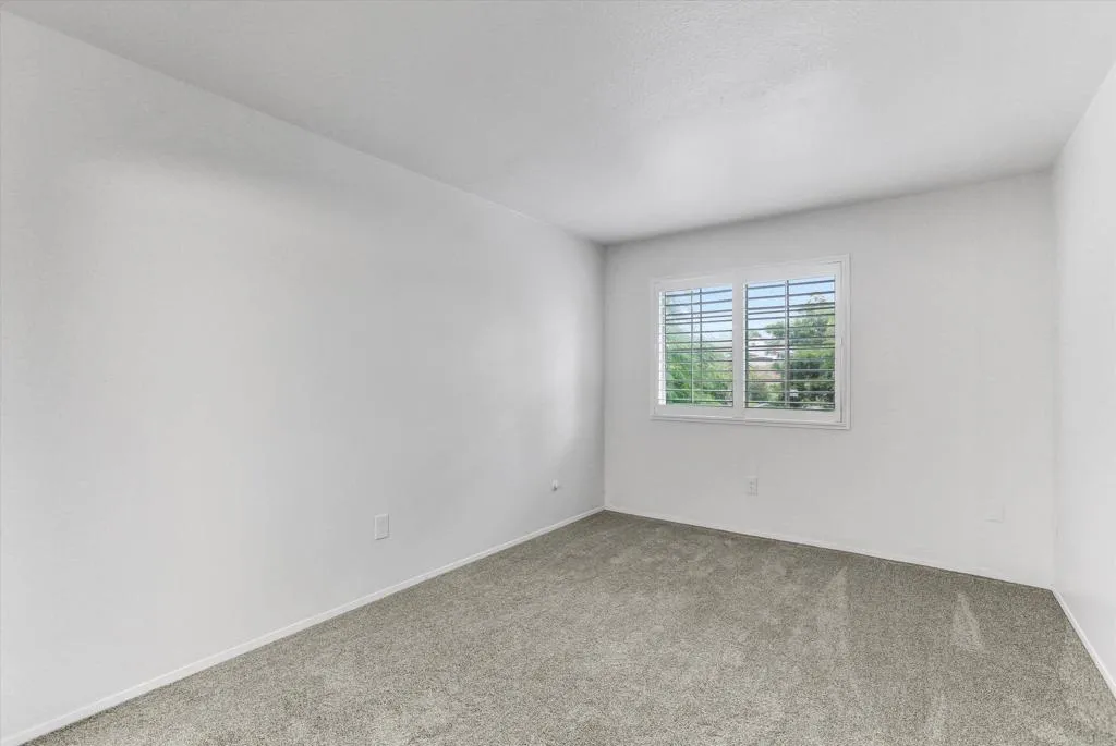 https://cdn.realtyfeed.com/cdn/127/306531279/46f2596d718844858c8c120b0ceb6994.webp