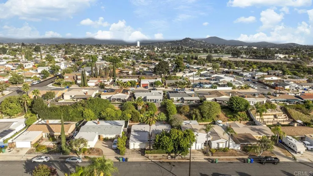 https://cdn.realtyfeed.com/cdn/127/306531289/c1e0c47f1c8d72bbdfefdd087fcd8606.webp