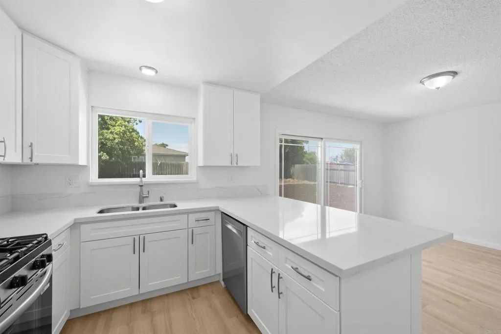 https://cdn.realtyfeed.com/cdn/127/306531337/93f621d2aed9af1c72e01fc5ecce90f4.webp