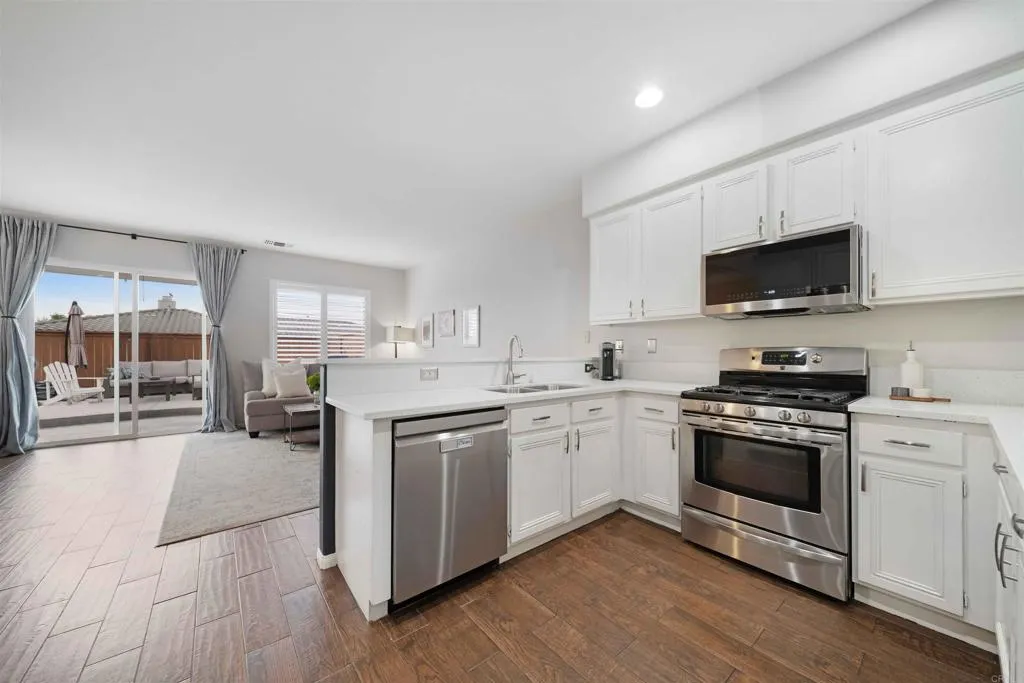 Photo #11: PTP2506605 Listing: Photo #11