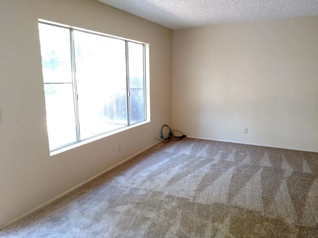https://cdn.realtyfeed.com/cdn/127/306531359/a17d2a8249516d143c41747583bf4026.webp