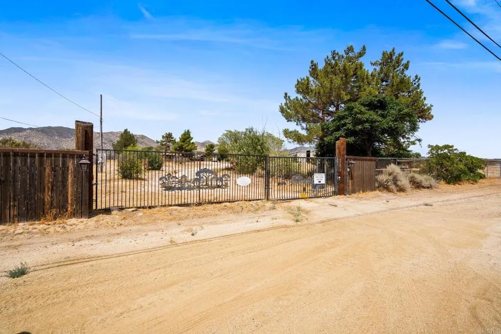 https://cdn.realtyfeed.com/cdn/127/306531413/6bc05da350fd0e40f142e02b3fb7fad5.webp