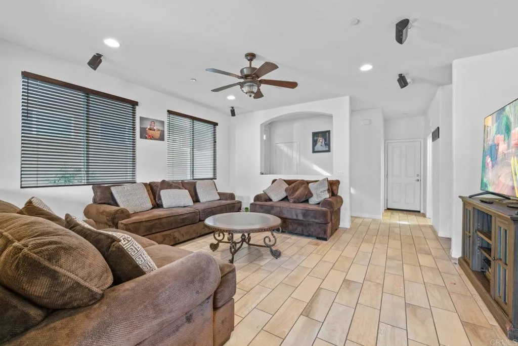 Photo #2: PTP2506607 Listing 