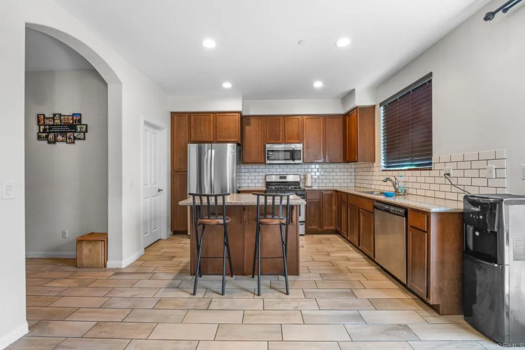Photo #4: PTP2506607 Listing 