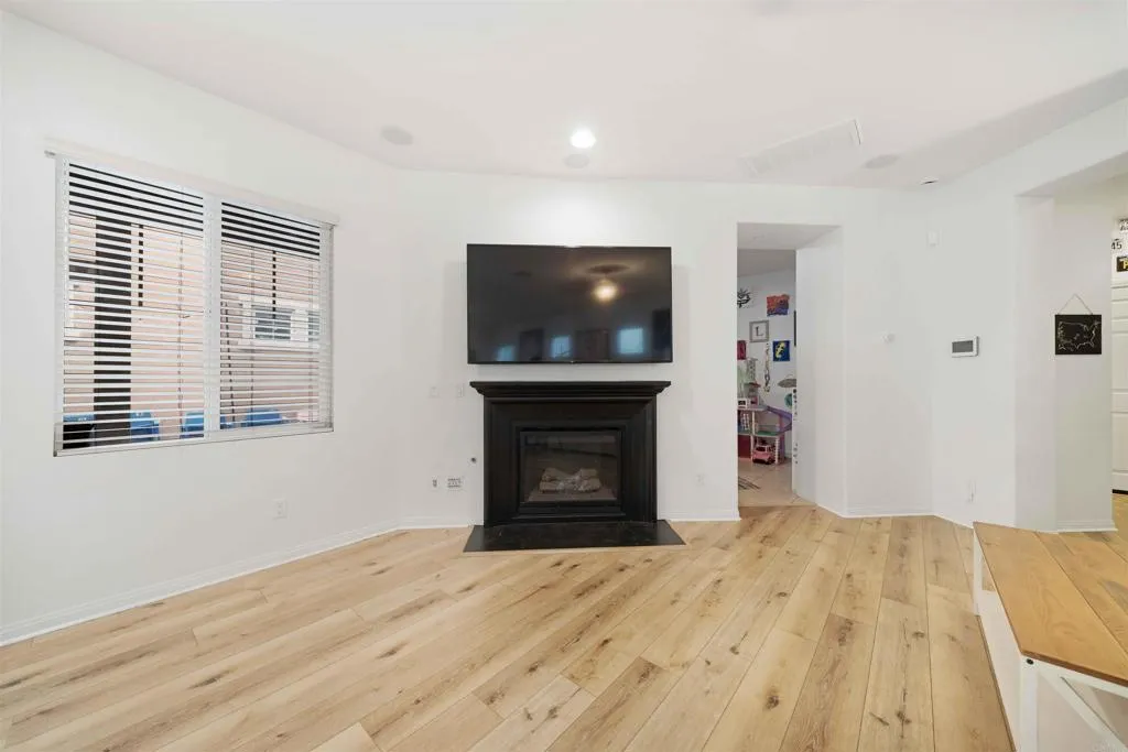 https://cdn.realtyfeed.com/cdn/127/306531475/c11f8b1826a0f764919cde53add81b61.webp