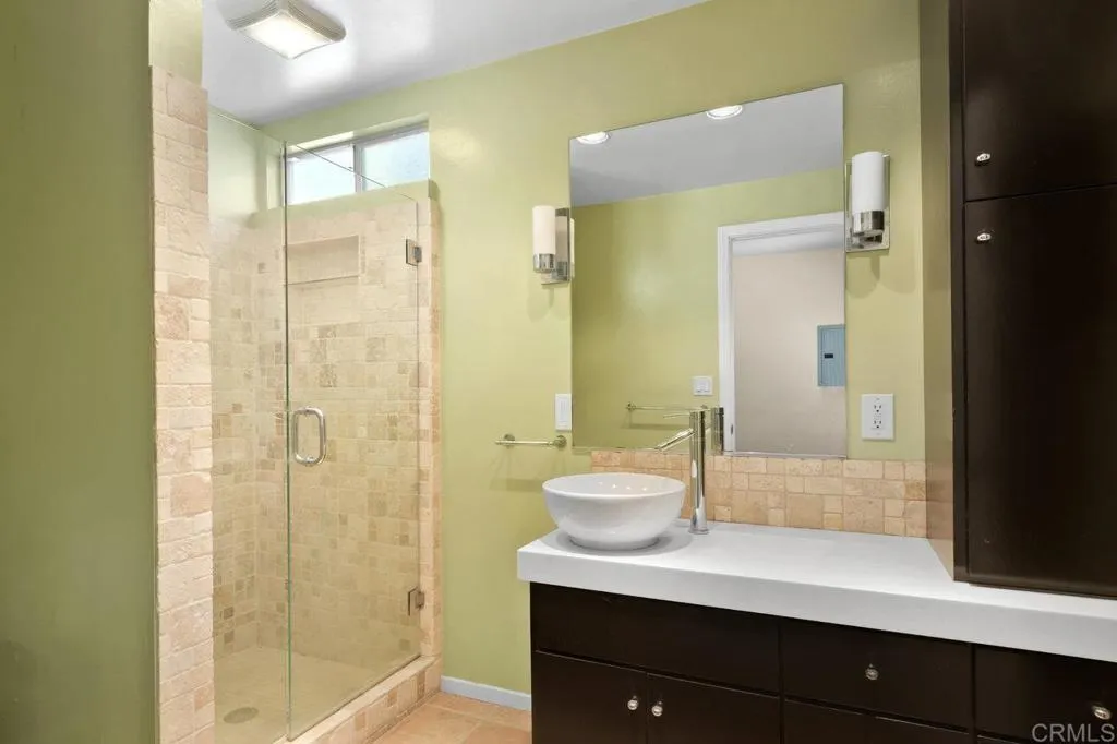 https://cdn.realtyfeed.com/cdn/127/306531494/ed2aaf61732a73a7250ad12bd1f0478c.webp