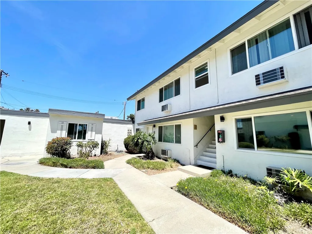 Fullerton, CA 92831