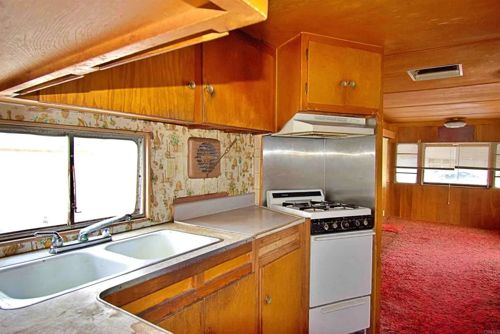 https://cdn.realtyfeed.com/cdn/127/306531523/1b351d322e8066c331852bd5ffffcb57.webp