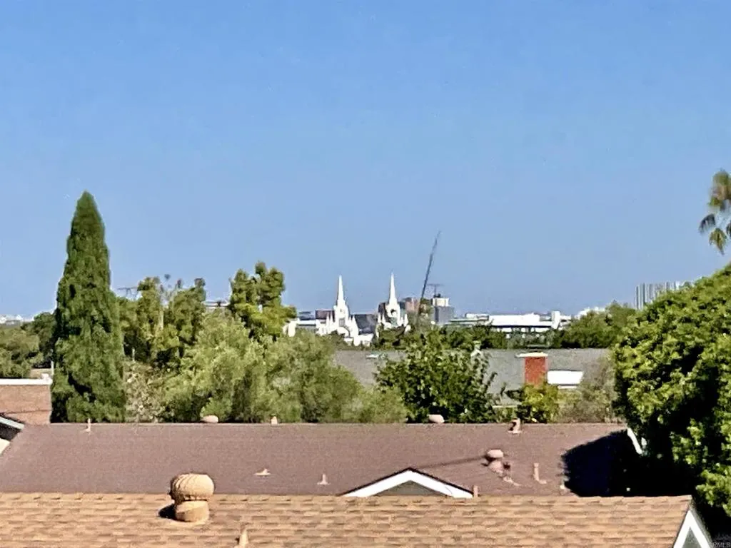 https://cdn.realtyfeed.com/cdn/127/306531543/04d80b5a7067eb4df53524d76db43d27.webp
