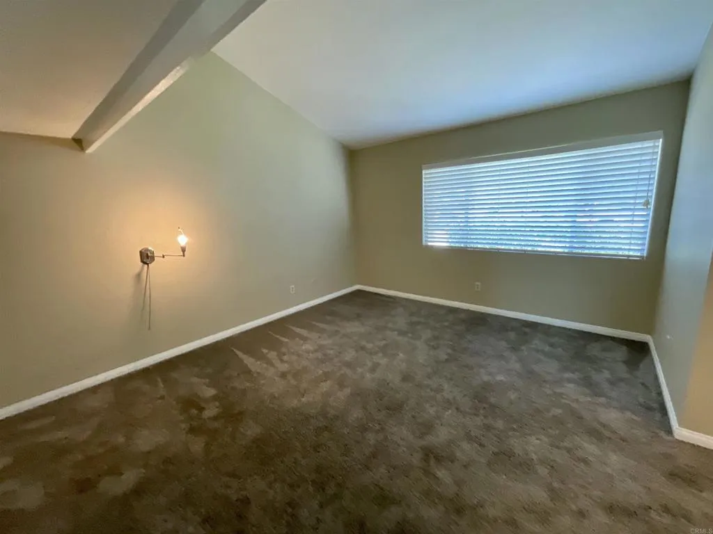 https://cdn.realtyfeed.com/cdn/127/306531543/18bb8bd12b40283d737245cee9d7f08c.webp