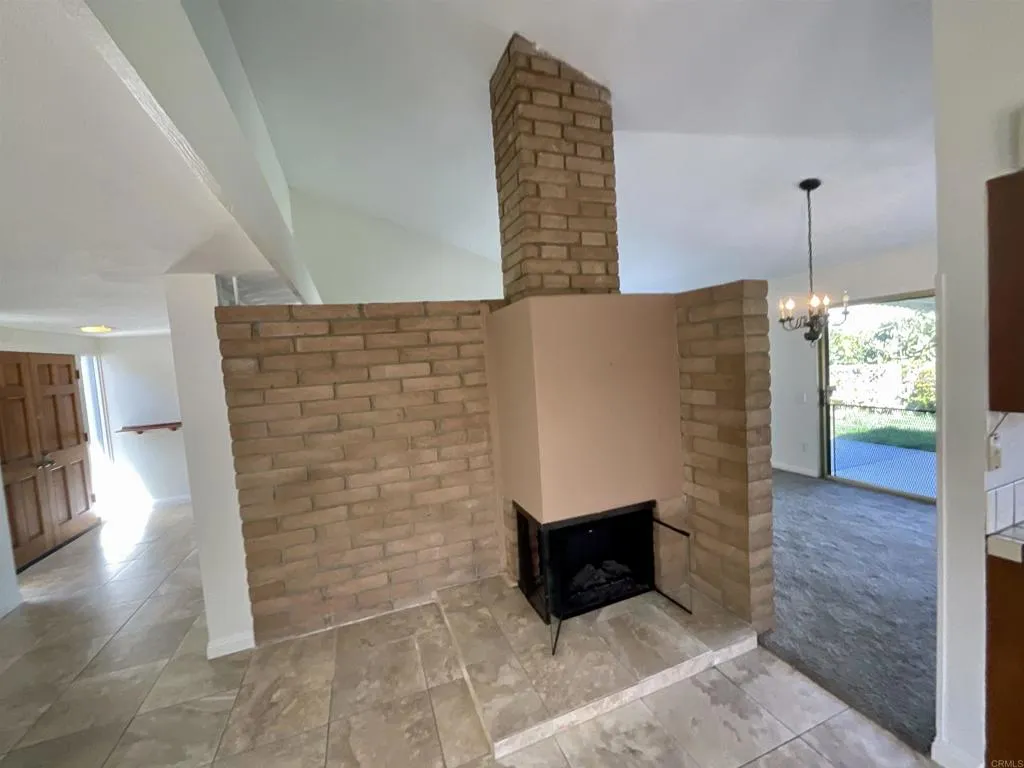 https://cdn.realtyfeed.com/cdn/127/306531543/21313d5ffce5d038a69395a3421b9db6.webp