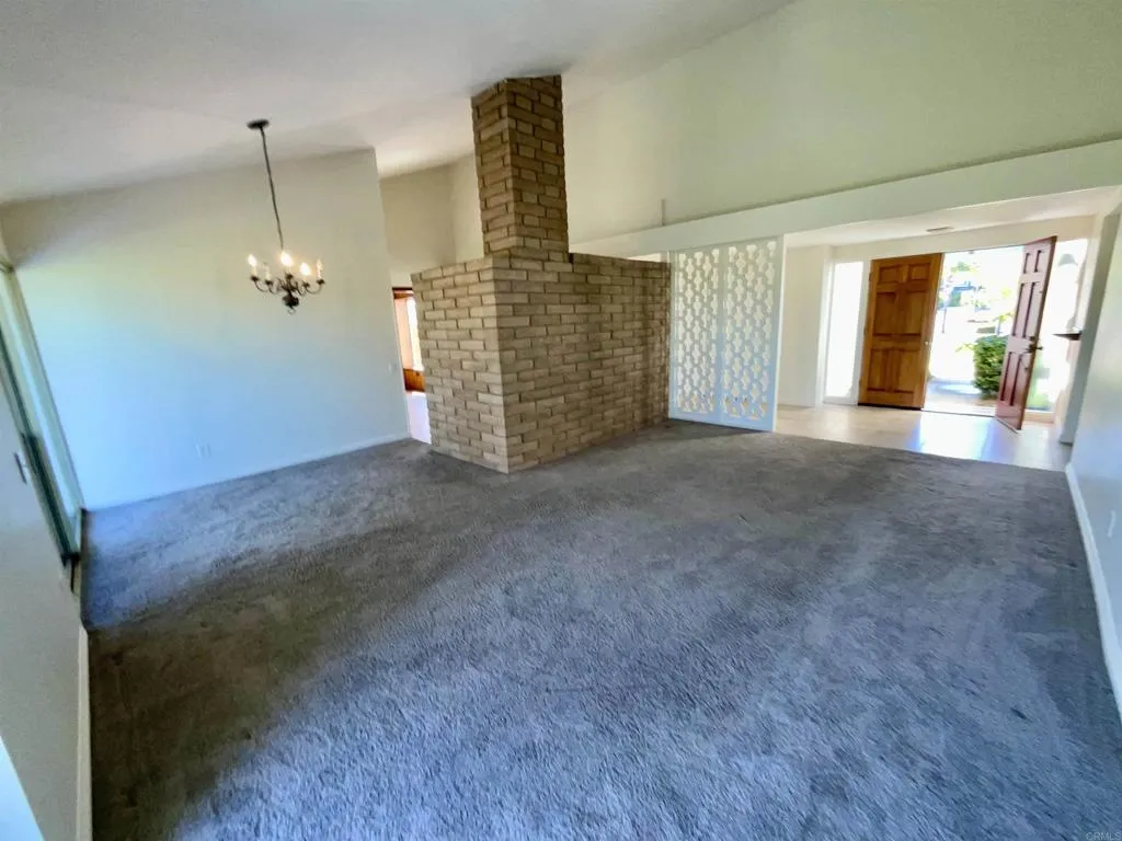 https://cdn.realtyfeed.com/cdn/127/306531543/589a8beacd92eda7cf7665bf13c5a7ea.webp