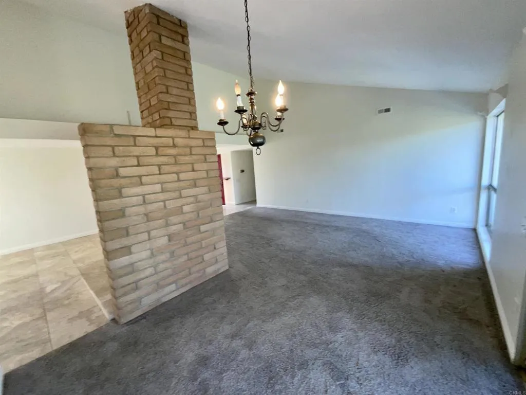 https://cdn.realtyfeed.com/cdn/127/306531543/5ae909243b1d98347bce399cdb378ac4.webp