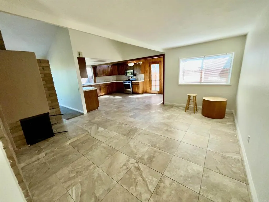 https://cdn.realtyfeed.com/cdn/127/306531543/95f76e8e368878a95b3fdb1cde8953ef.webp