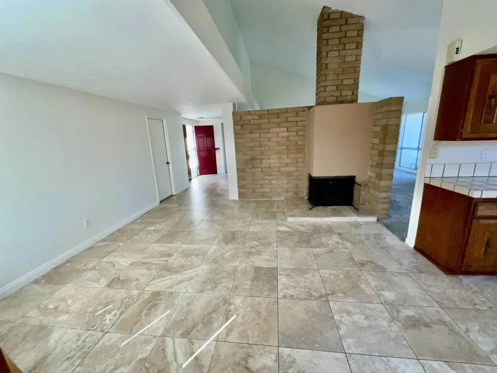 https://cdn.realtyfeed.com/cdn/127/306531543/d79fa28824d47029bfa291569b13f716.webp