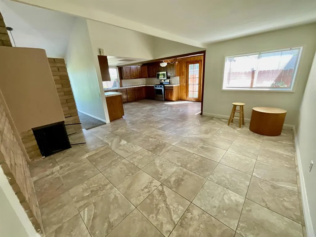 https://cdn.realtyfeed.com/cdn/127/306531543/ddbb2c1e1652b0202a8d583c77ae598e.webp