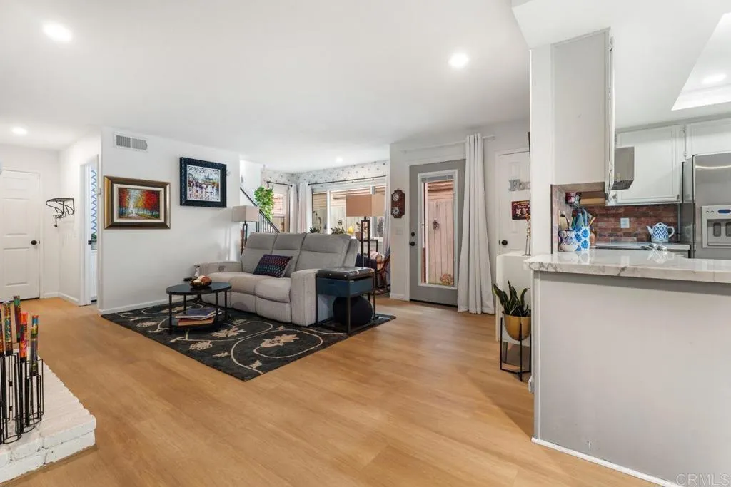 https://cdn.realtyfeed.com/cdn/127/306531558/408f022e4093a0c489bf14666d7db361.webp