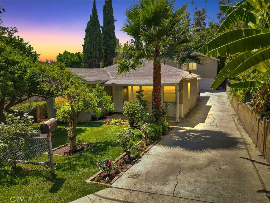 Los Angeles, CA 90042