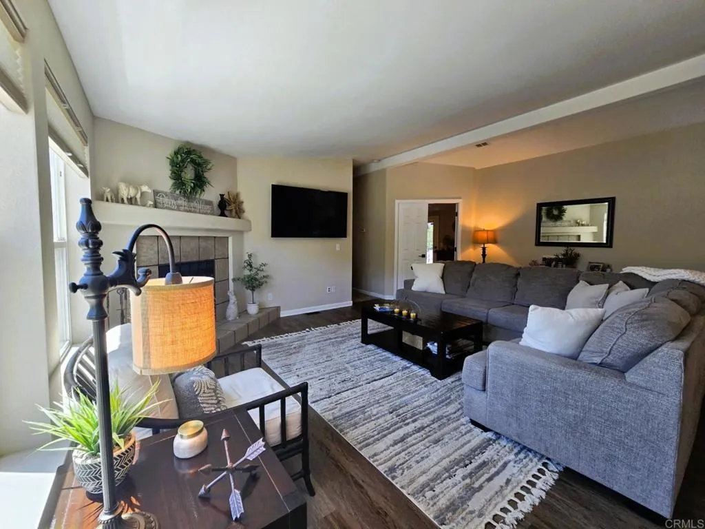 https://cdn.realtyfeed.com/cdn/127/306531589/80e74de66662b3b4756a4b1bb12ba53b.webp