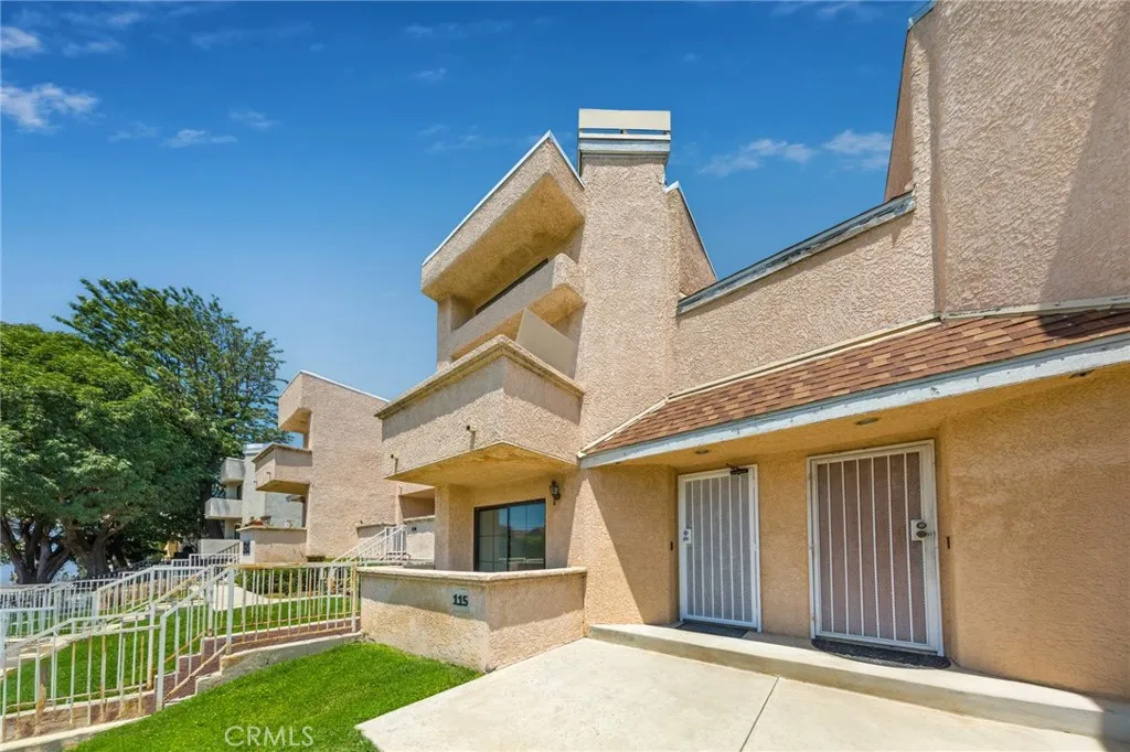 North Hills, CA 91343