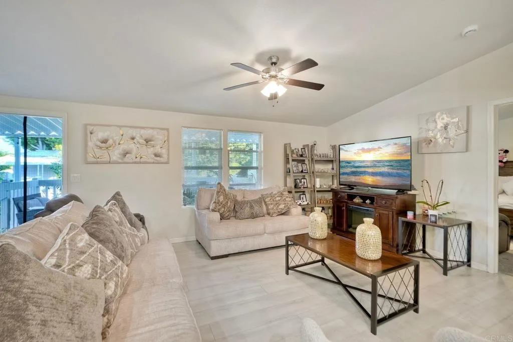 2700 E Valley Pkwy UNIT Spc 81, Escondido, CA, 92027