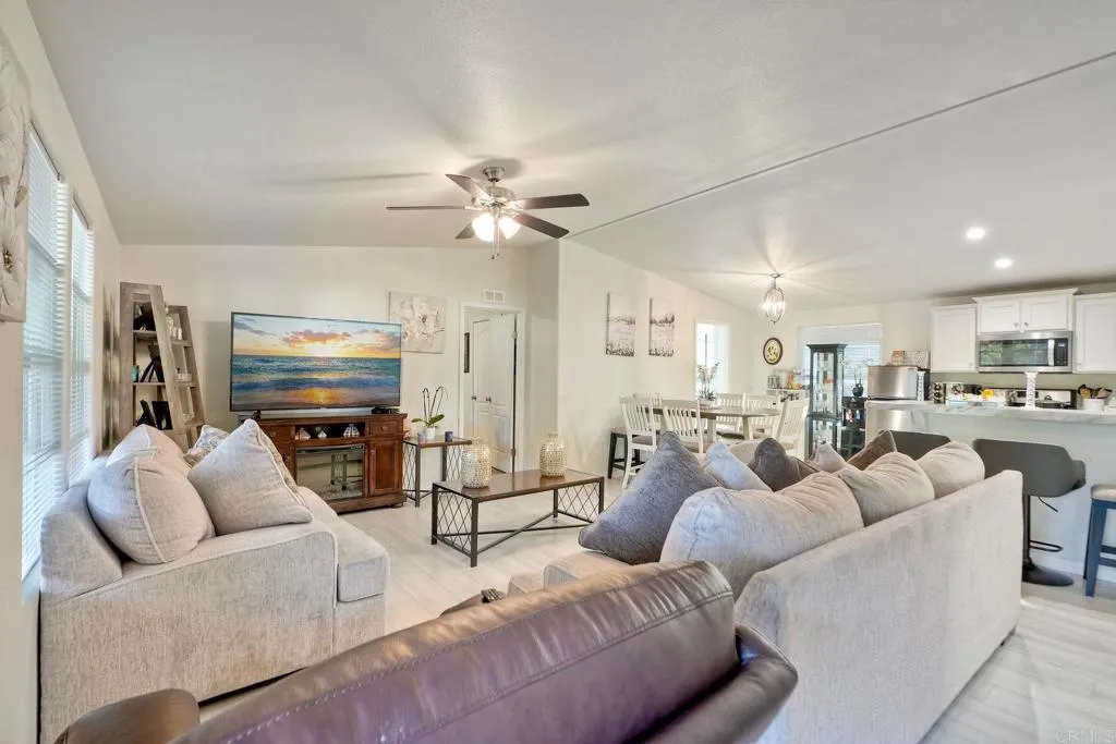 2700 E Valley Pkwy UNIT Spc 81, Escondido, CA, 92027