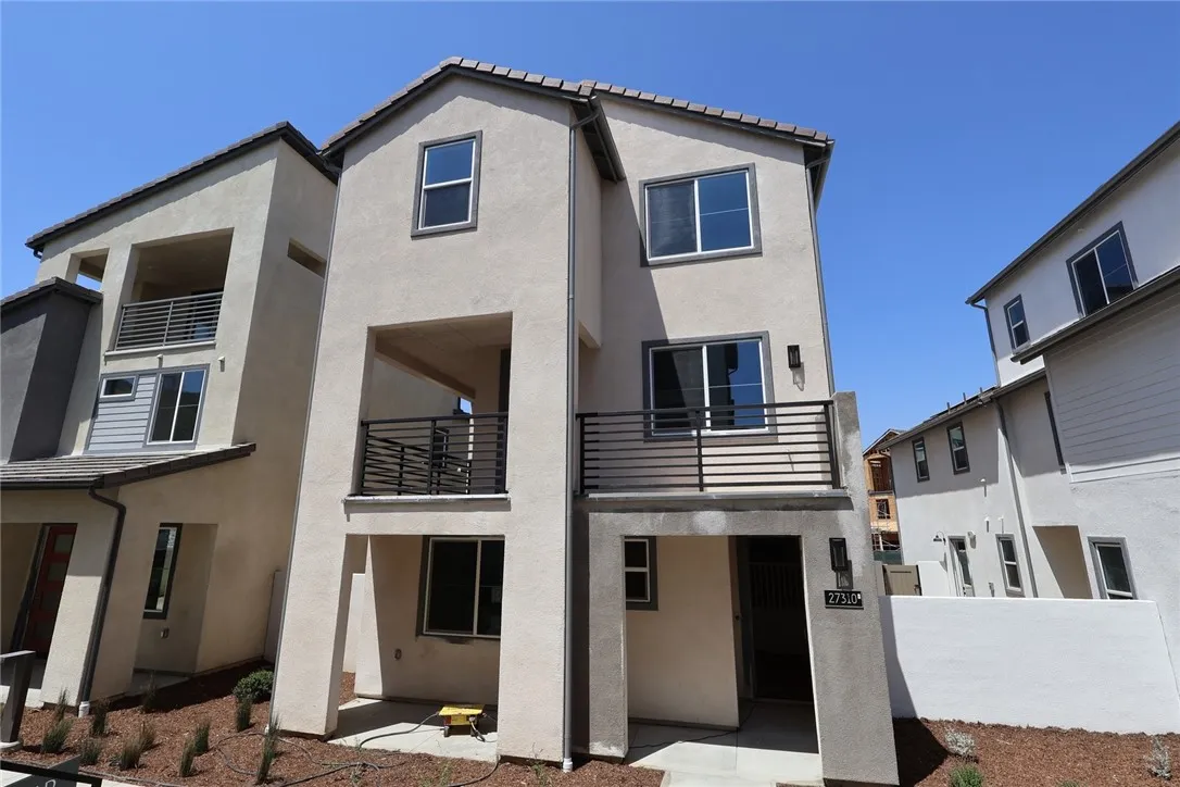 Valencia, CA 91381