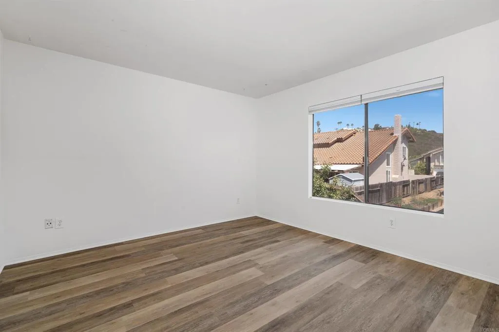 https://cdn.realtyfeed.com/cdn/127/306531625/38ccd7b5cb3734bb956e1bcb50399d09.webp