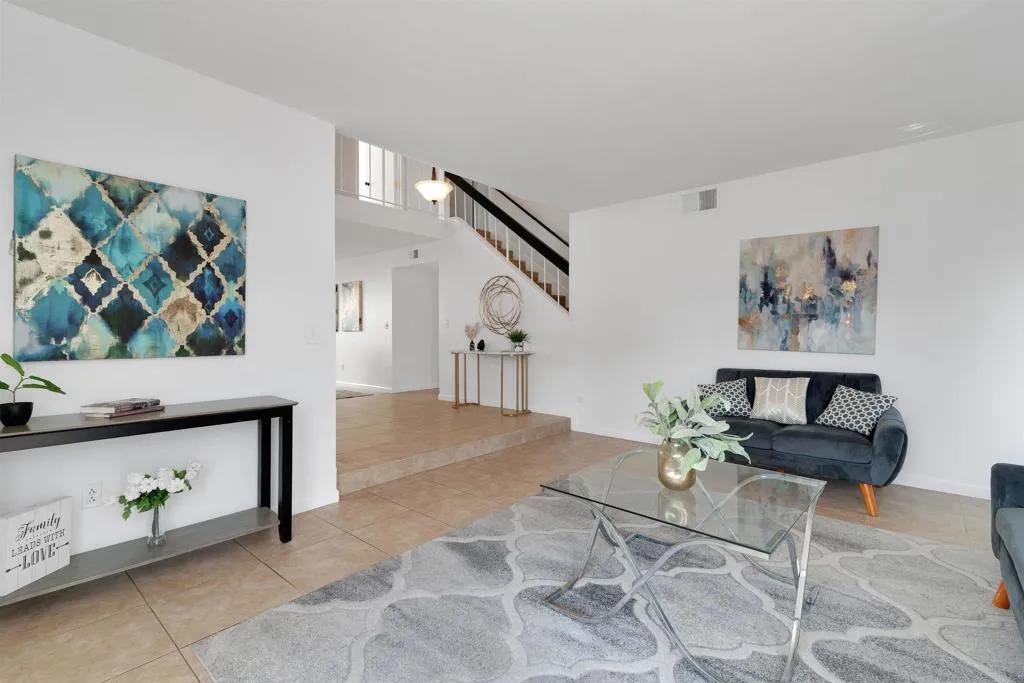 https://cdn.realtyfeed.com/cdn/127/306531625/6e6ac1a37f7092d24ee73dce8e2da8a0.webp