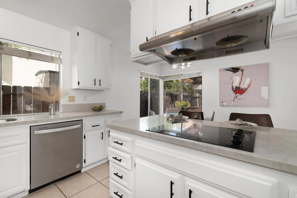 https://cdn.realtyfeed.com/cdn/127/306531625/8a57545ae5528d10972eeb985e1b0cd5.webp