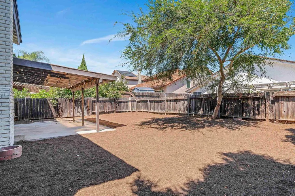https://cdn.realtyfeed.com/cdn/127/306531625/a7f8058fb0b6a41baa0adfd0e095f005.webp