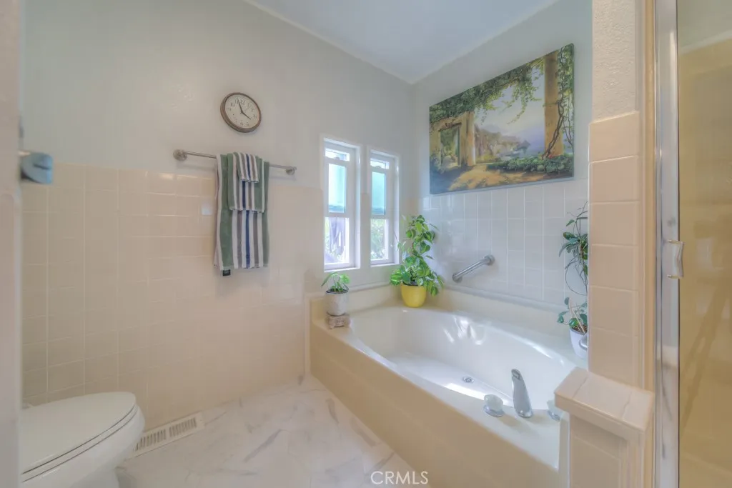 https://cdn.realtyfeed.com/cdn/127/306531638/33983b87b38a7e2c9a3fa51db299de38.webp