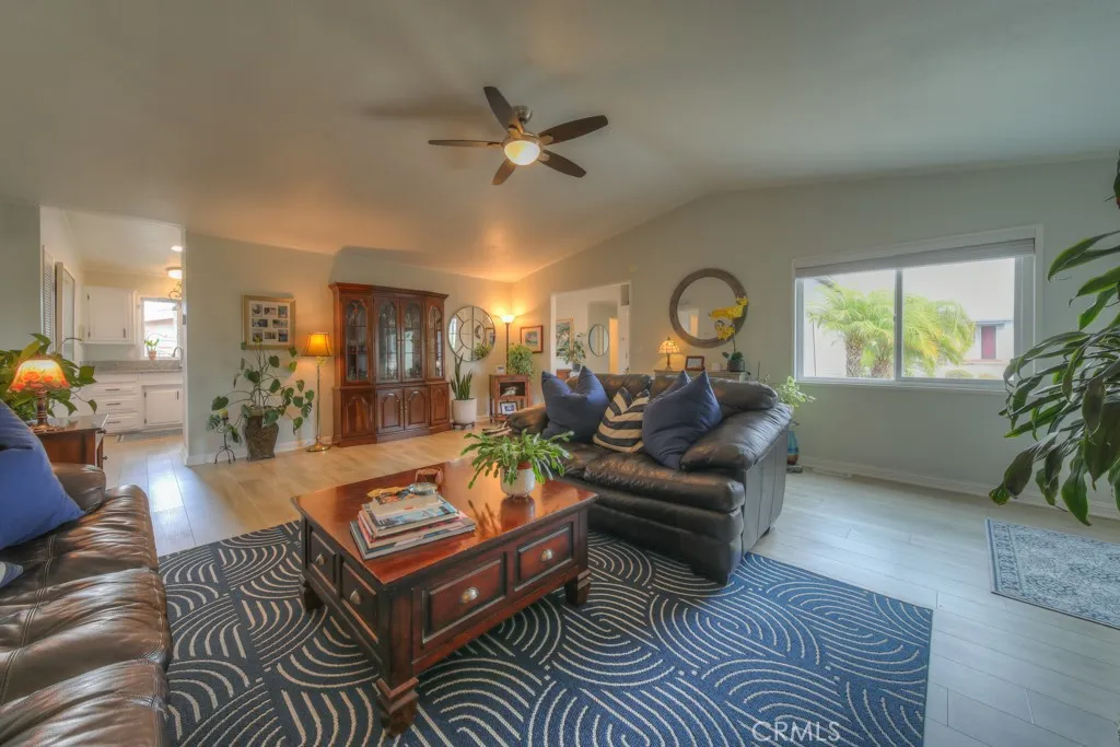 https://cdn.realtyfeed.com/cdn/127/306531638/5b8409d24f5f6f315302ce95477ee9c5.webp