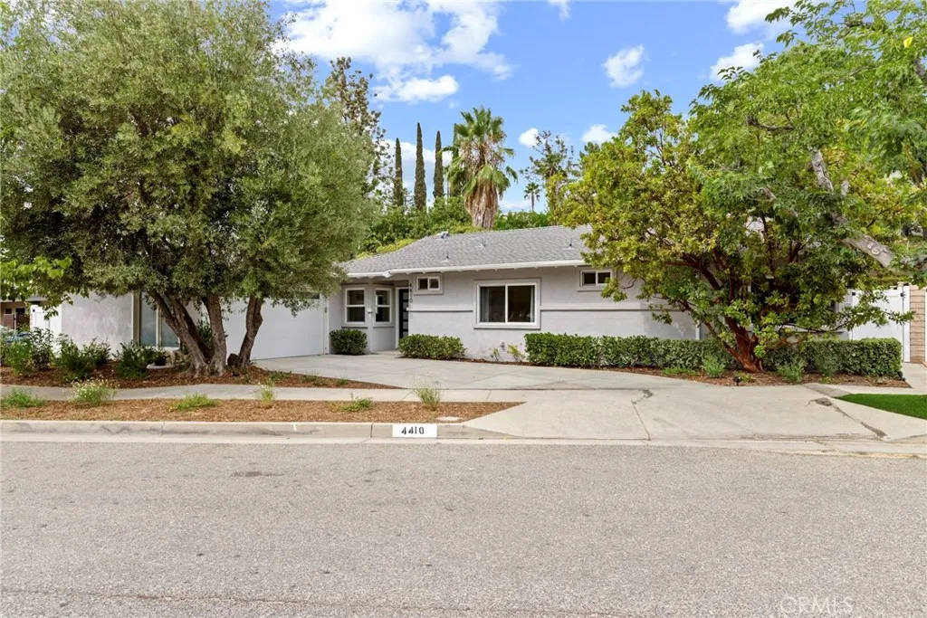 Woodland Hills, CA 91364