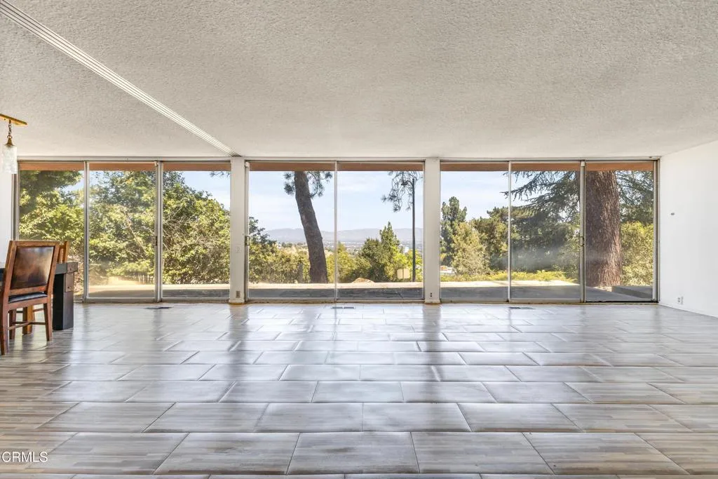 Encino, CA 91436
