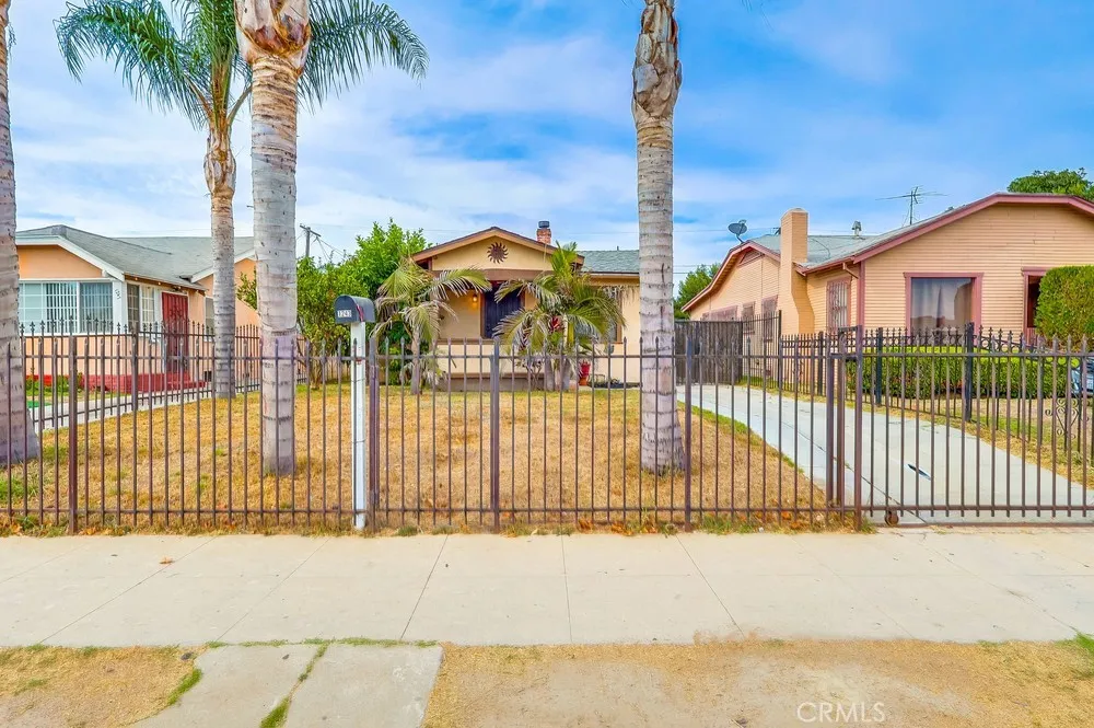 Los Angeles, CA 90044