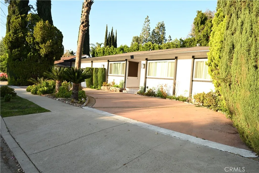 Encino, CA 91436