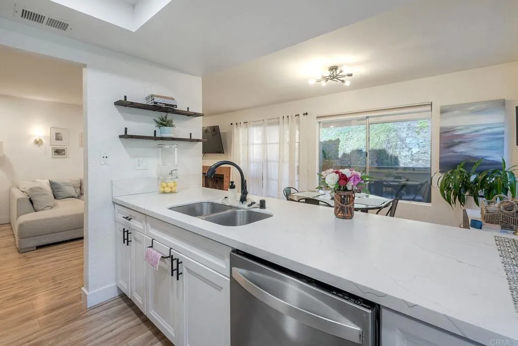 https://cdn.realtyfeed.com/cdn/127/306531791/1250c3ed878b99322c50aa35dc797ea9.webp
