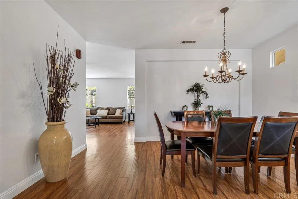 https://cdn.realtyfeed.com/cdn/127/306531803/068927ff1530ec0170467a768e6e05bf.webp