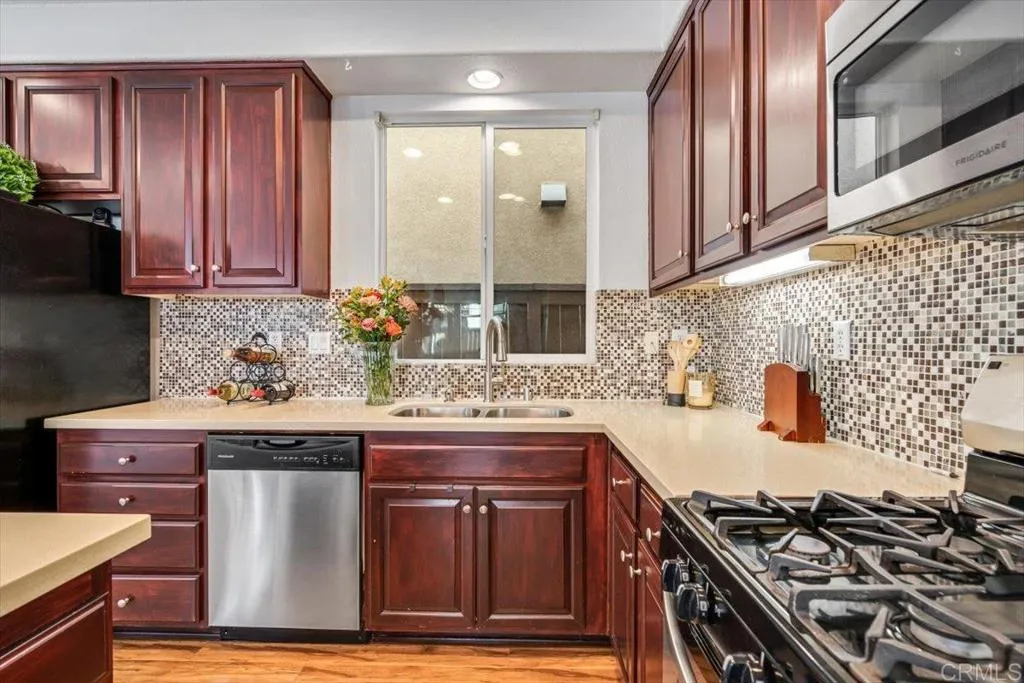 https://cdn.realtyfeed.com/cdn/127/306531803/0a9f4a73114b42e64f9052f19cb43f22.webp