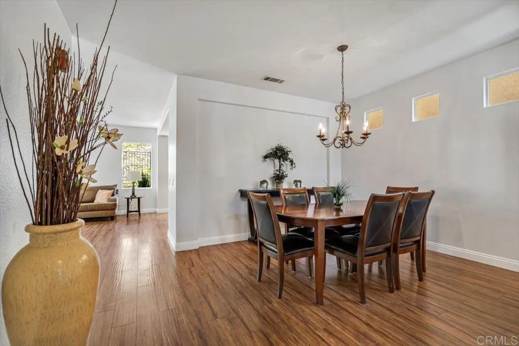 https://cdn.realtyfeed.com/cdn/127/306531803/1c3bb575b19463a2a8ba4ea2160ba674.webp