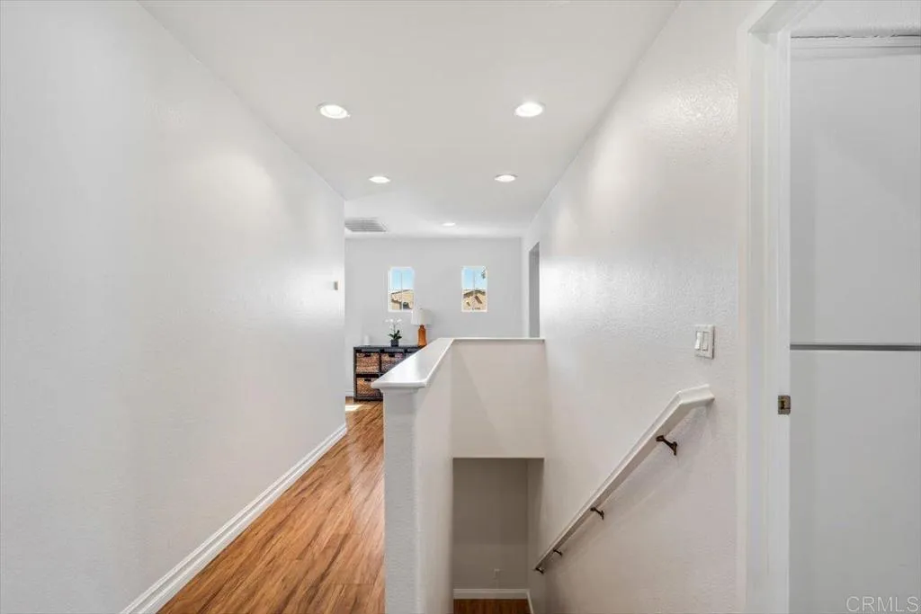 https://cdn.realtyfeed.com/cdn/127/306531803/6f0aae04822d168a7052441301f773ba.webp